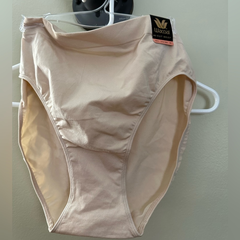 Highcut brief.  NWT
